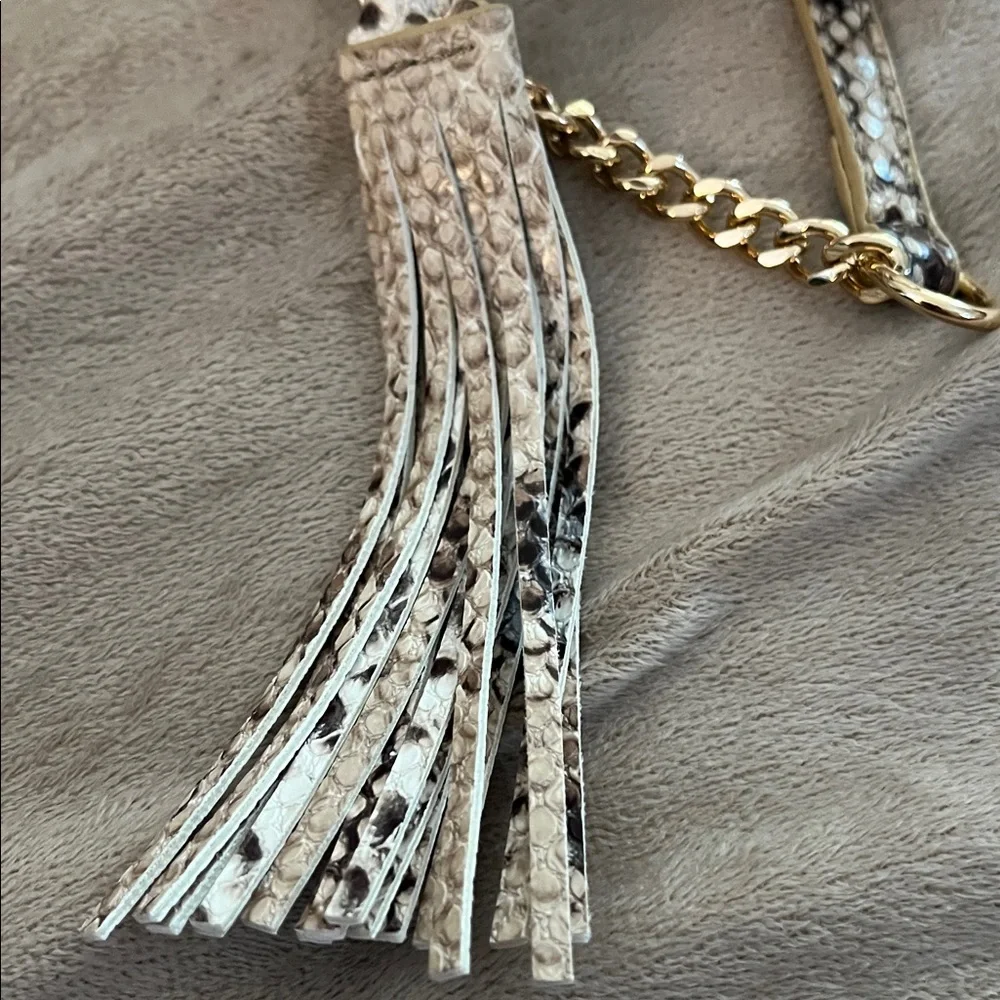 Clear crossbody bag snake skin details NWOT - Picture 3 of 4